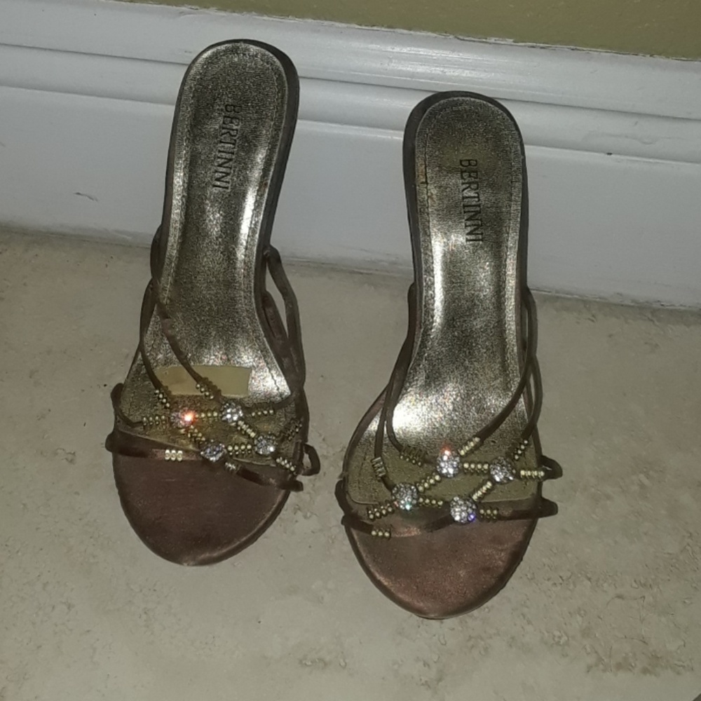 Small sexy pumps
